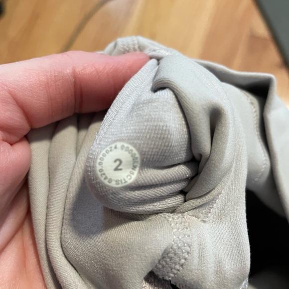 Pale purple/grey lululemon align HR leggings - Picture 3 of 4